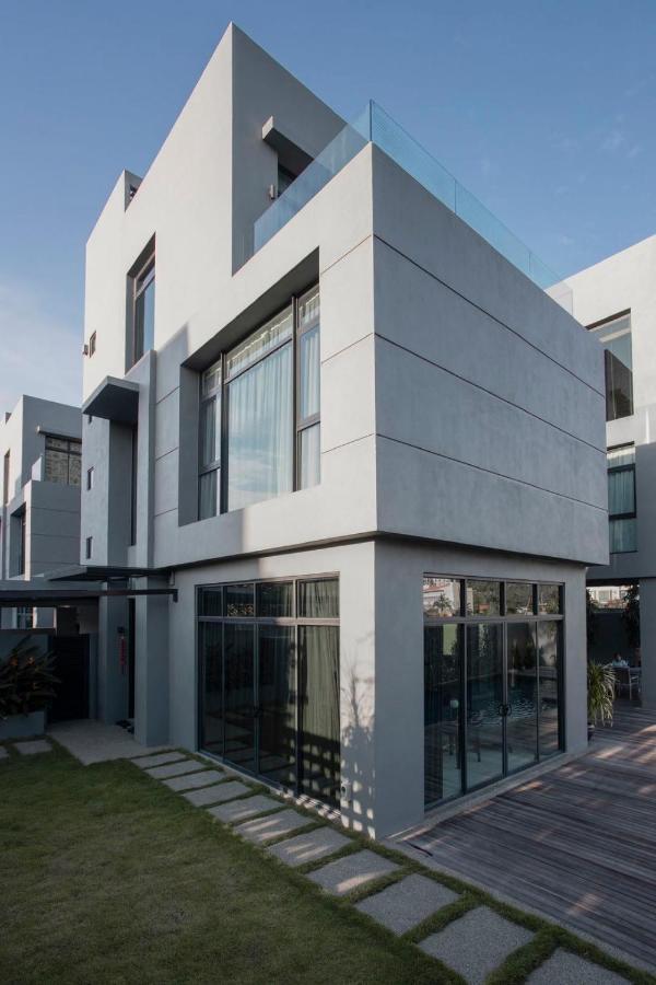 Lavanya H Villa 12A Luxury Bungalow With Private Swimming Pool H 豪华泳池别墅 Pantai Cenang  Exterior foto